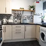 The Beatles House - Penny Lane - Contractors -Relocating-3Bedroom